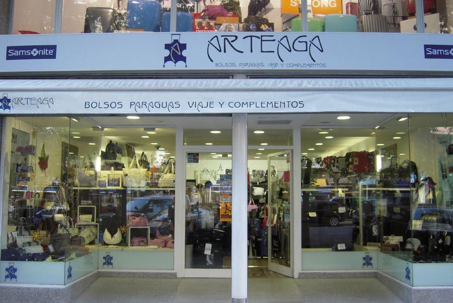 Bolsos Arteaga, venta de artículos de viaje, bolsos, paraguas, cinturones y marroquinería